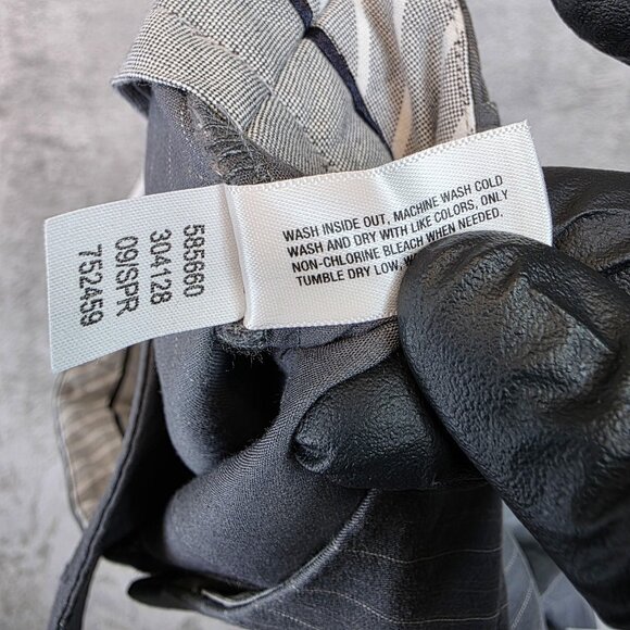 Gap Shorts Womens 1 Gray Pinstripe Hip Slung Fit Dress Bermuda Low Rise Stretch - Picture 13 of 13